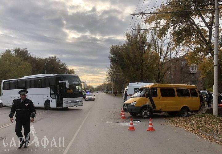На Дону произошло ДТП с участием междугороднего автобуса и маршрутки 