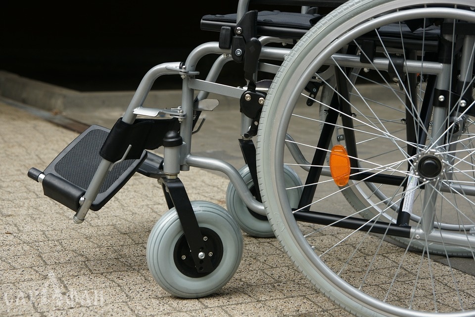 Инвалиду-колясочнику заклеили рану скотчем в больнице Новороссийска