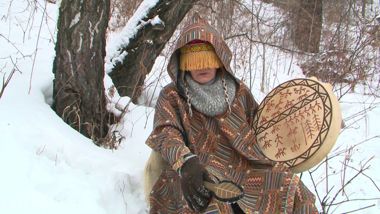 Сибирский шаман настраивает погоду в Сочи