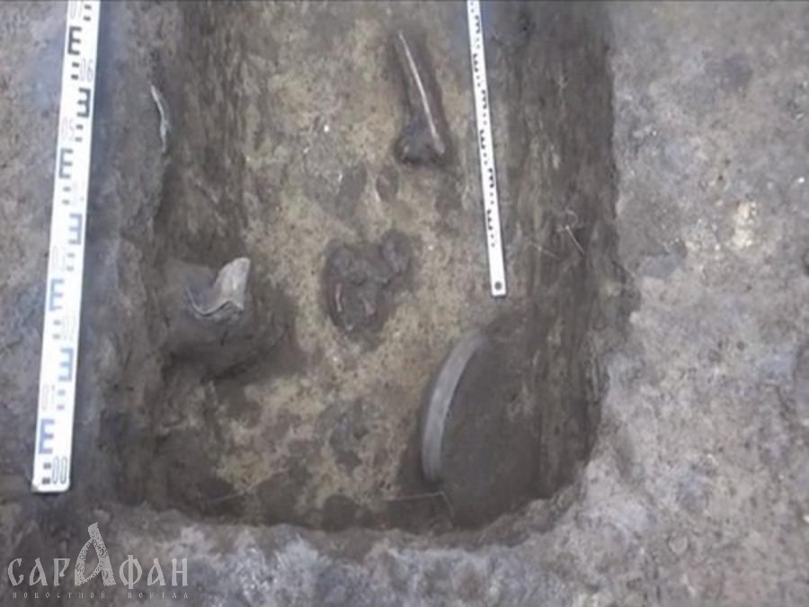 Археологи обнаружили в Азове разрушенное античное погребение