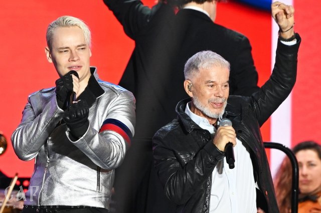 Российские звезды поддержали включение песен SHAMANа в школьную программу