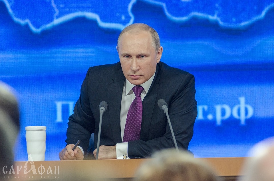Владимир Путин запретил писать фейковые новости