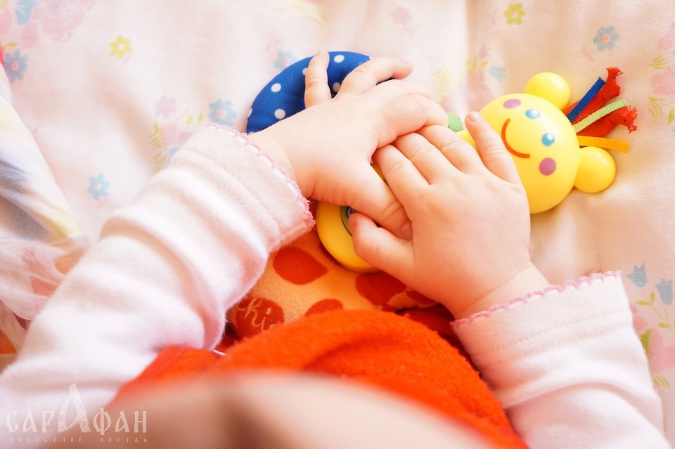 Органы опеки насильно отобрали ребенка у матери в Ростовской области