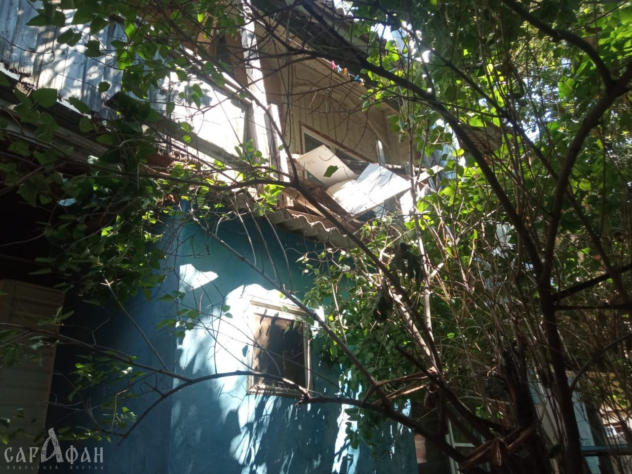 В Астрахани женщина пострадала при обрушении балкона в жилом доме