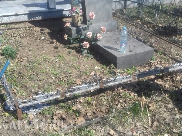 Полиция ищет вандалов, громящих надгробия на кладбище в Ростове