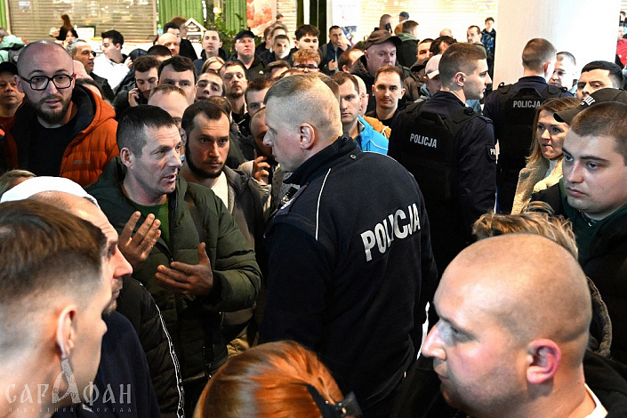 «300 беспаспортанцев»: украинцы бастуют в Варшаве, требуя выдать им аусвайс 