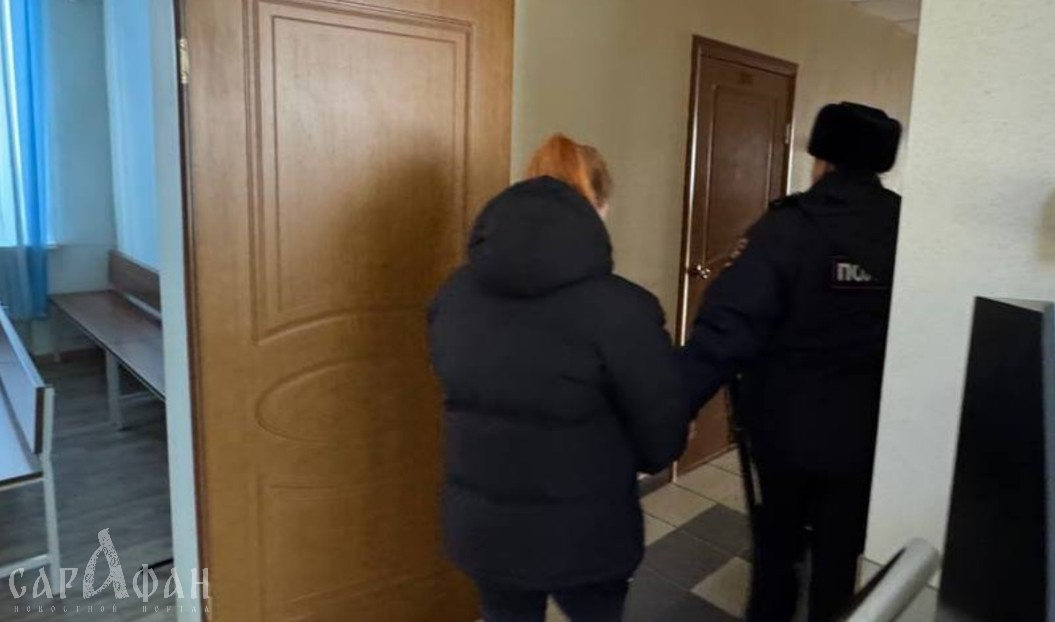 «Это как надо ненавидеть своего ребенка…»: мать полгода издевалась над семилетним сыном, ставя его коленями на гречку, избивая шнуром и привязывая к кровати