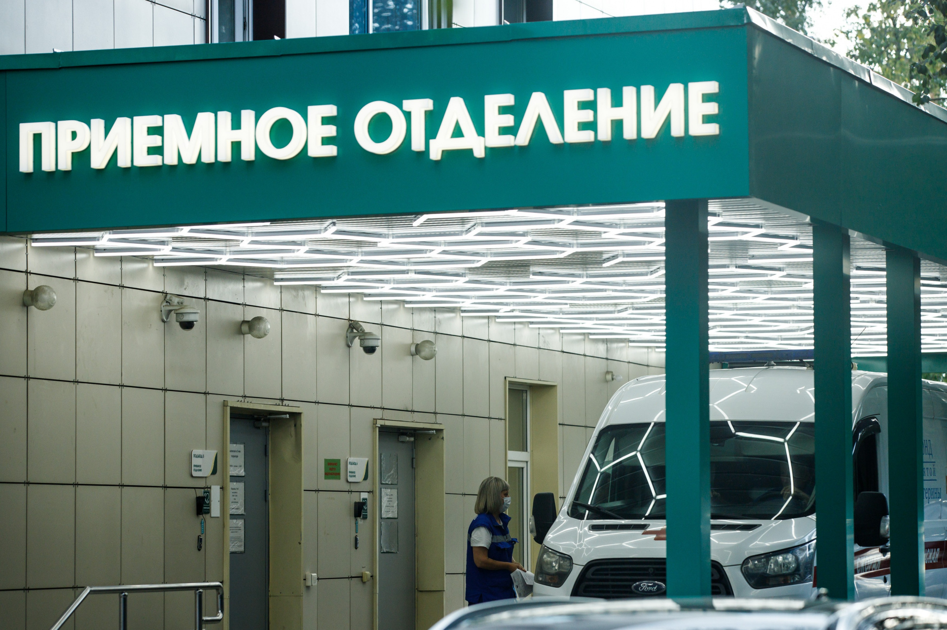 В рот ребенка лилась уксусная кислота: мать все спланировала заранее, отправившись с сыном к озеру и сотворив страшное