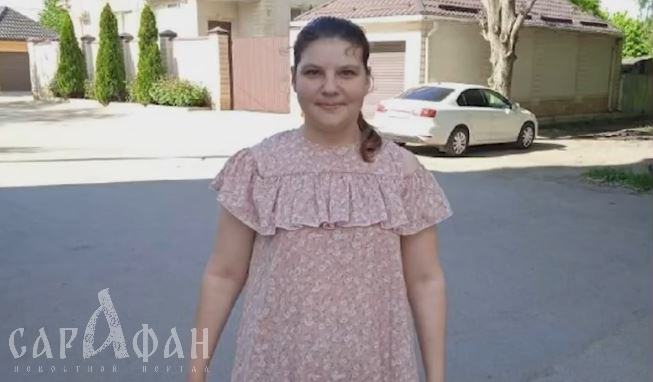 Мать глушила алкоголь, а голодные и раздетые дети выпрашивали еду у соседей: что известно о женщине, едва не зарезавшей своего 5-летнего сына