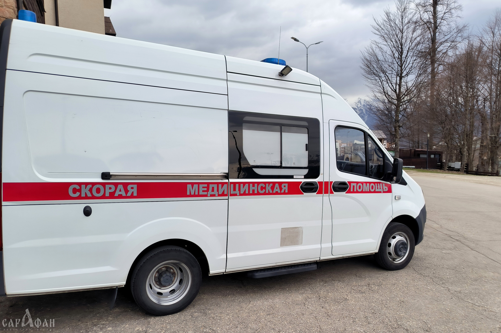 Странные стоны доносились из багажника машины: мужчина стал заложником собственного авто и пагубной привычки, которая лишила его женщины, жилья, а потом и жизни
