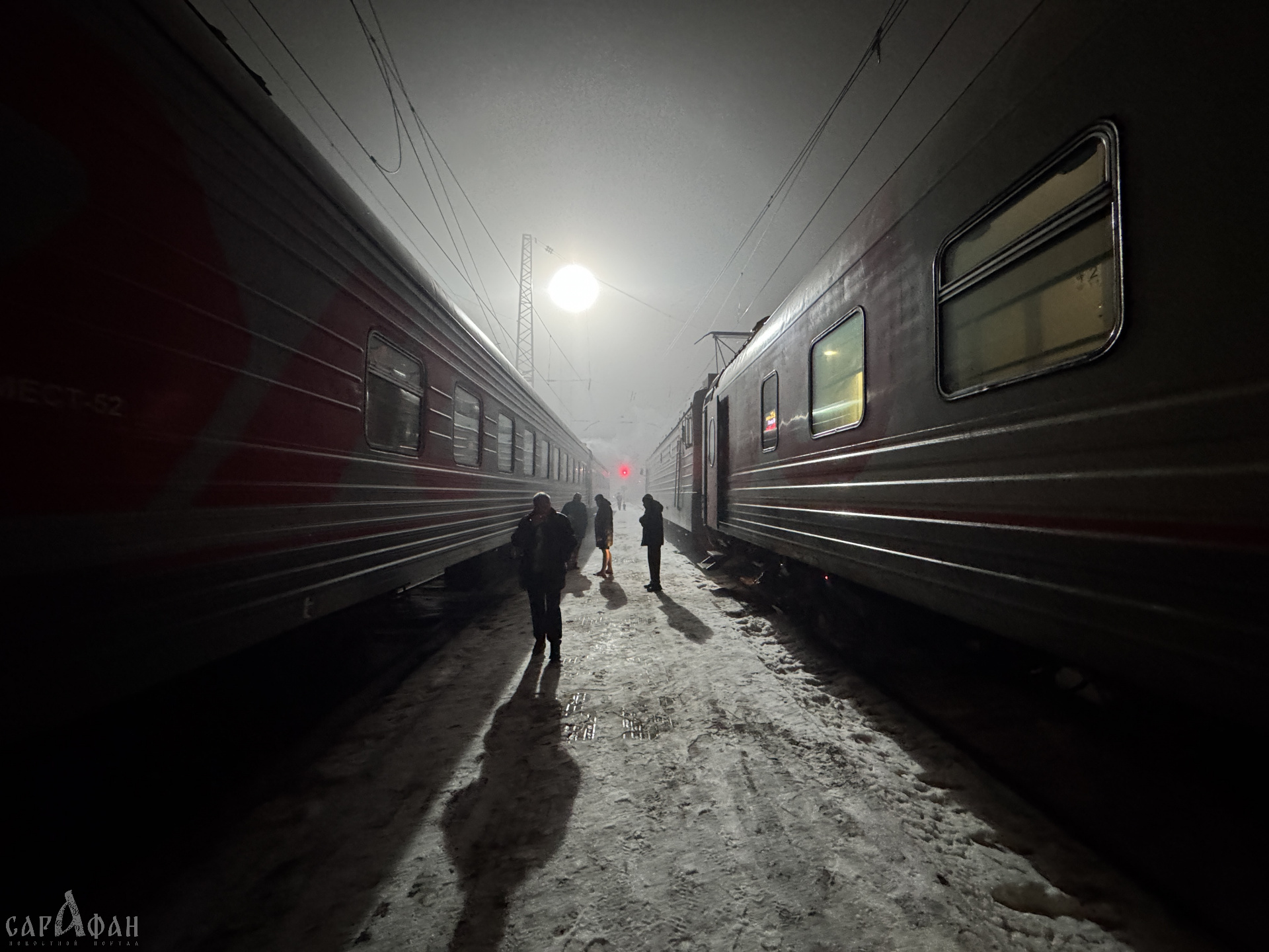 Одинокий пенсионер без сознания замерзал на снегу безлюдного перрона в Кузбассе