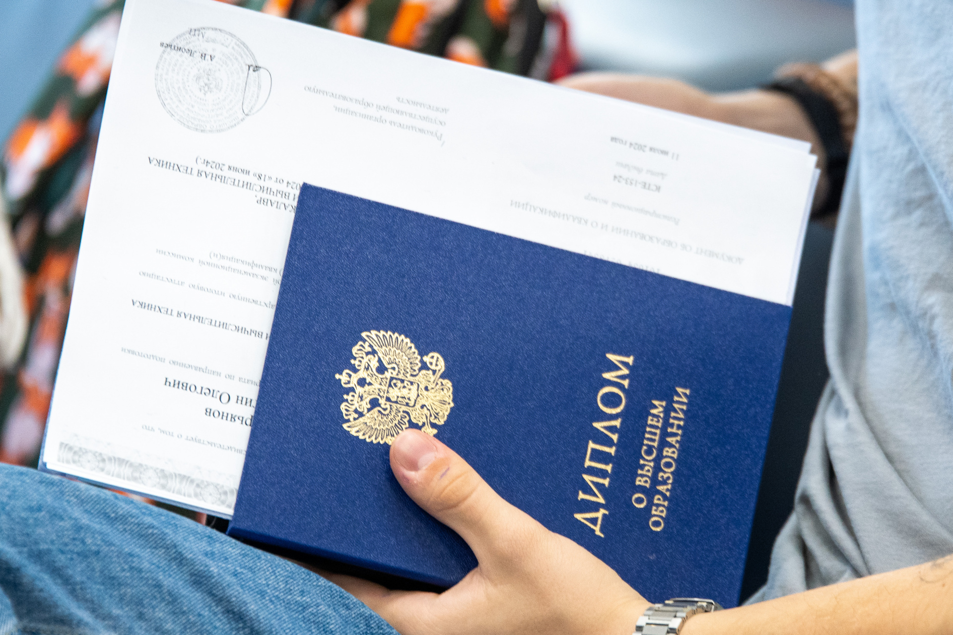 Будущие юристы из сочинского университета больше не смогут защитить дипломы из-за развития искусственного интеллекта