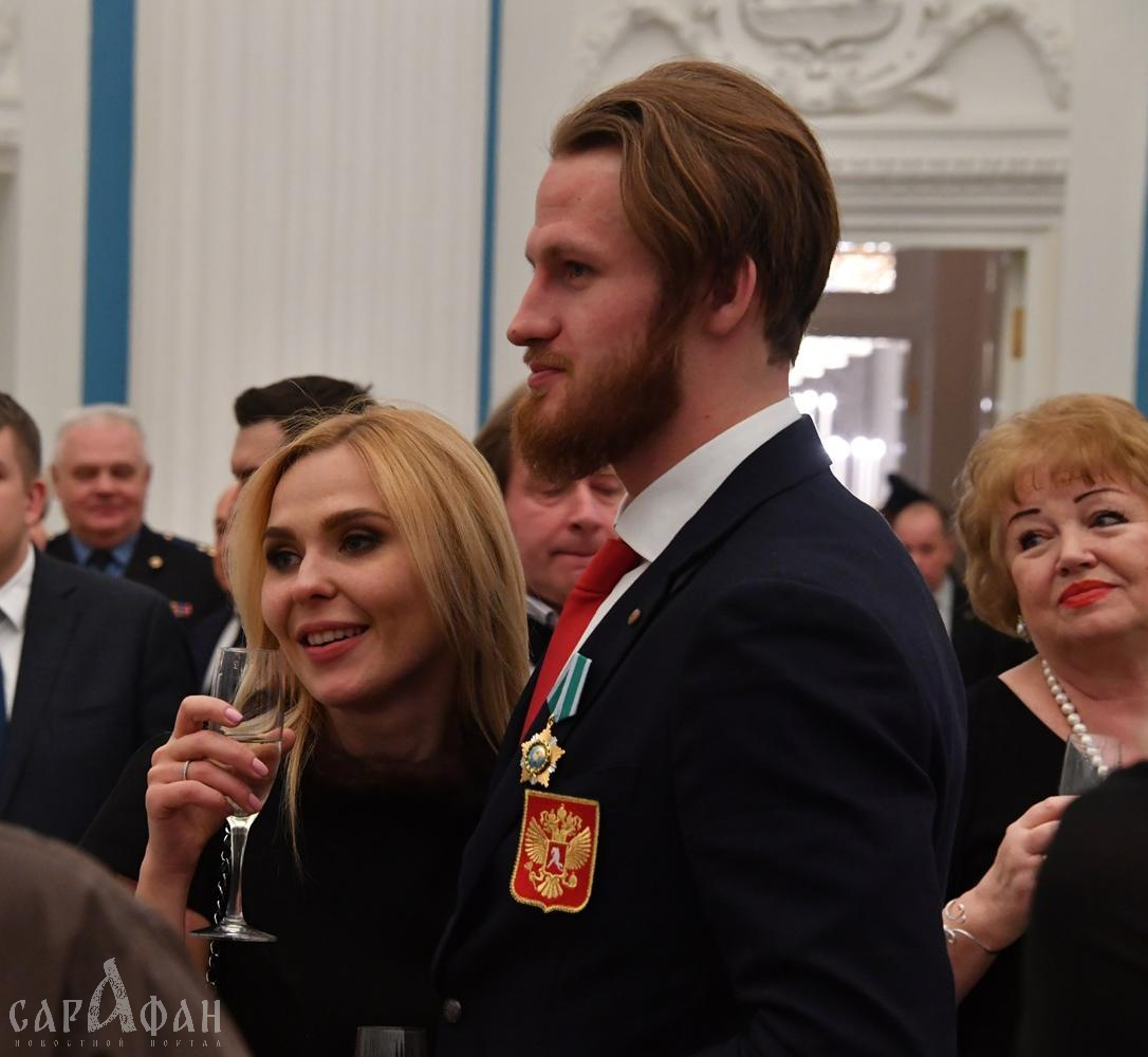 Хоккеист Иван Телегин будет платить Пелагее, но меньше, чем она хотела