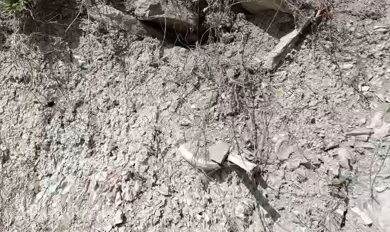 «Торчат фаланги пальцев, ноги, позвоночник»: жилой дом строят на костях под Новороссийском