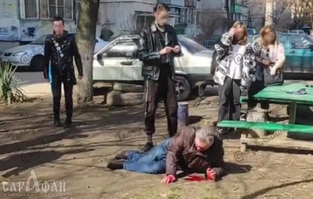 Просил не ругаться матом, а получил ногами по лицу: компания молодых людей оставила мужчину истекать кровью в Краснодаре