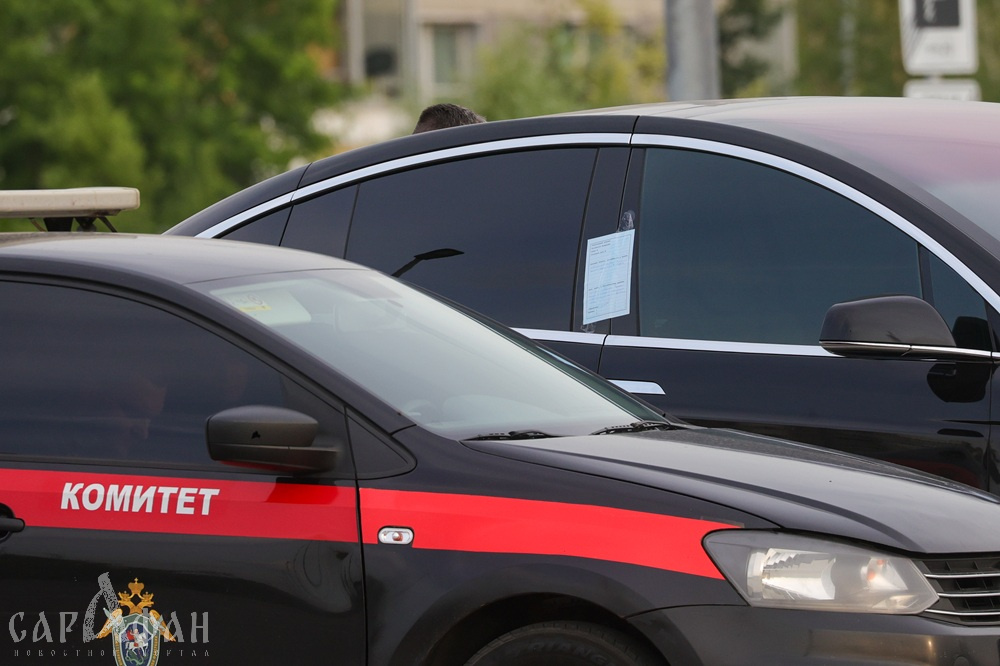«Вы третьего сорта и должны стоять на коленях»: хоккеист с чудовищными угрозами налетел как коршун на ребенка, нанося удар за ударом по голове