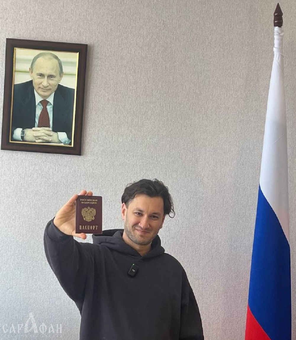 Сбежавший в Россию украинский продюсер Юрий Бардаш похвастался русским паспортом