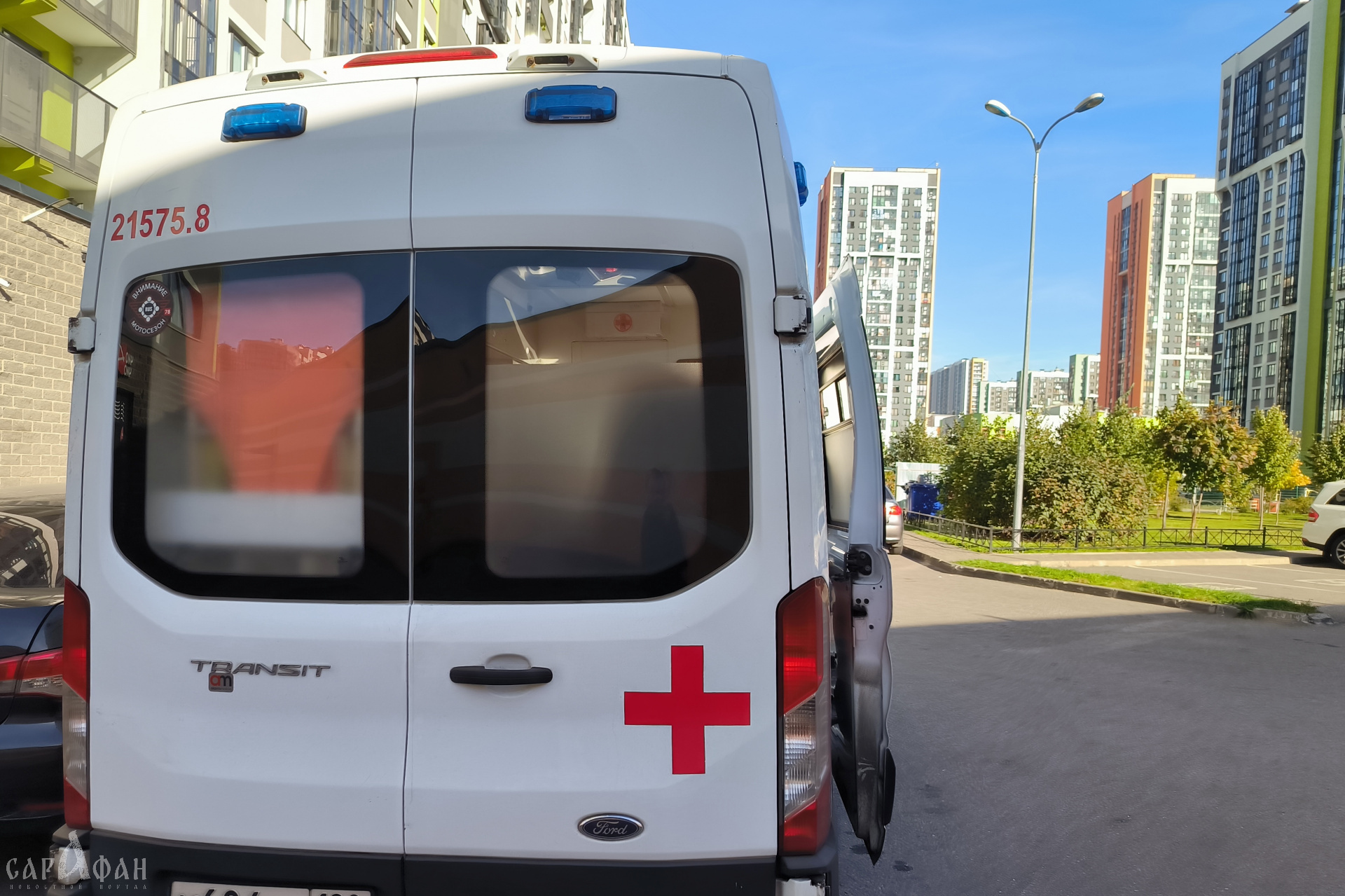 «Мама, посмотри, какая я изуродованная»: женщина с трудом узнала своего ребенка в окровавленной девочке, которую на покрывале несли в машину скорой помощи