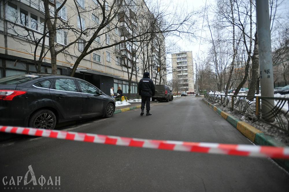Прочесывают лесопарк в поисках головы: никто не знает, кому принадлежит обнаженный труп молодой женщины с ровным срезом на шее