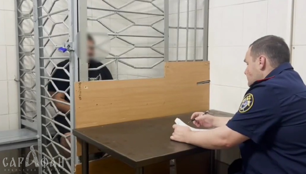 Дерзкие и резкие: сыновья помощника депутата донимали прохожего и напали на полицейских в Анапе