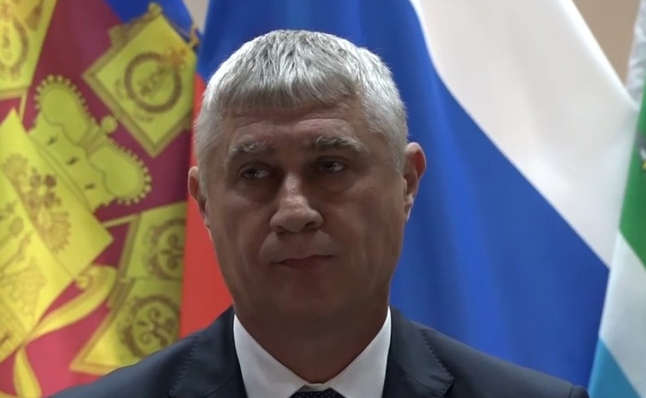 Семья экс-главы кубанского поселения может остаться без земель и особняка 