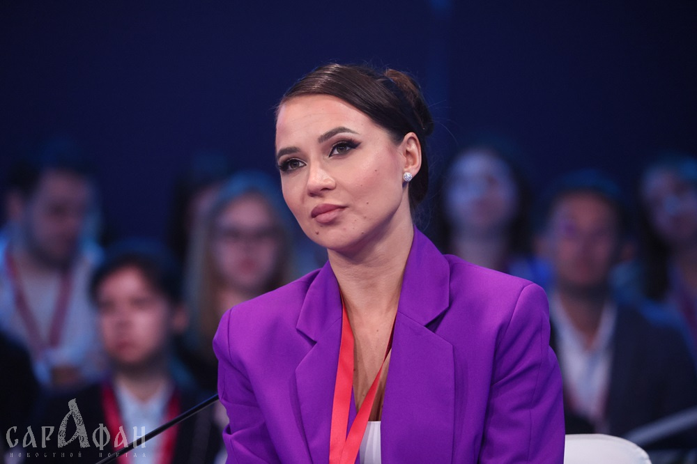 «Пришлось выложить около 300 тысяч рублей»: Лерчек рассказала о сборах детей в школу