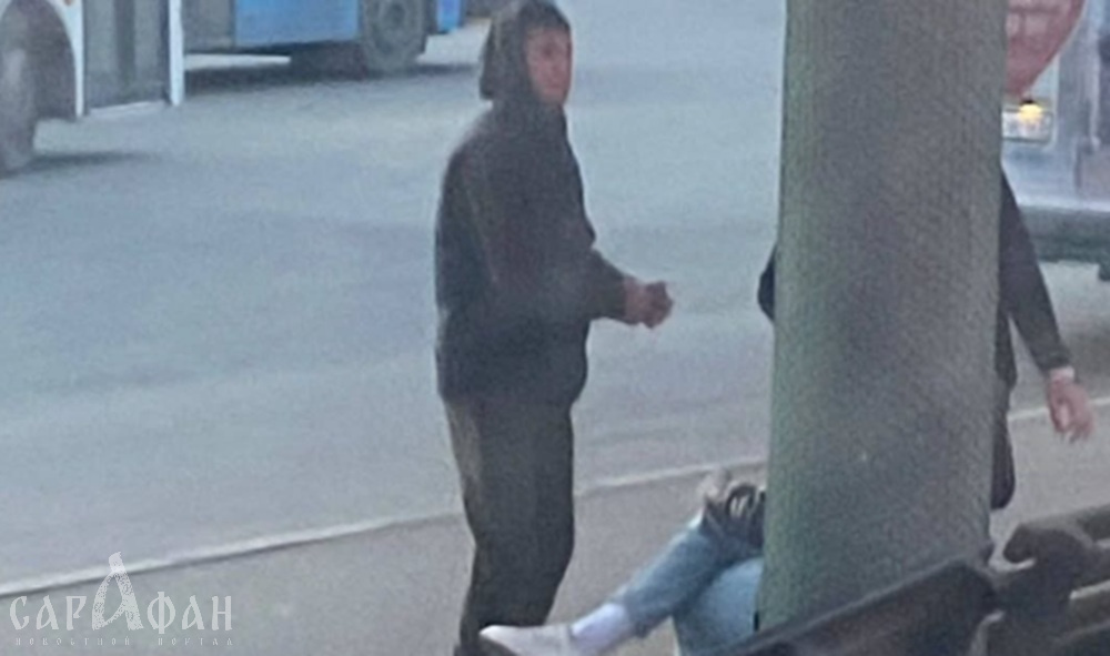 «Сколько еще терпеть издевательства от приезжих?»: рука мигранта сжимала хрупкое запястье, пока уста другого шептали то, от чего хотелось вырвать язык