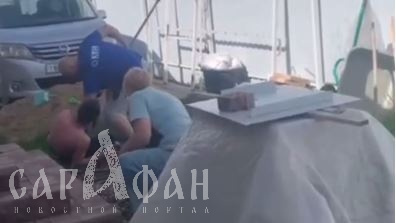 «Вся спина и грудь в дырках»: в Краснодаре из рук разъяренного мужчины чудом спаслись сосед и 16-летняя девочка