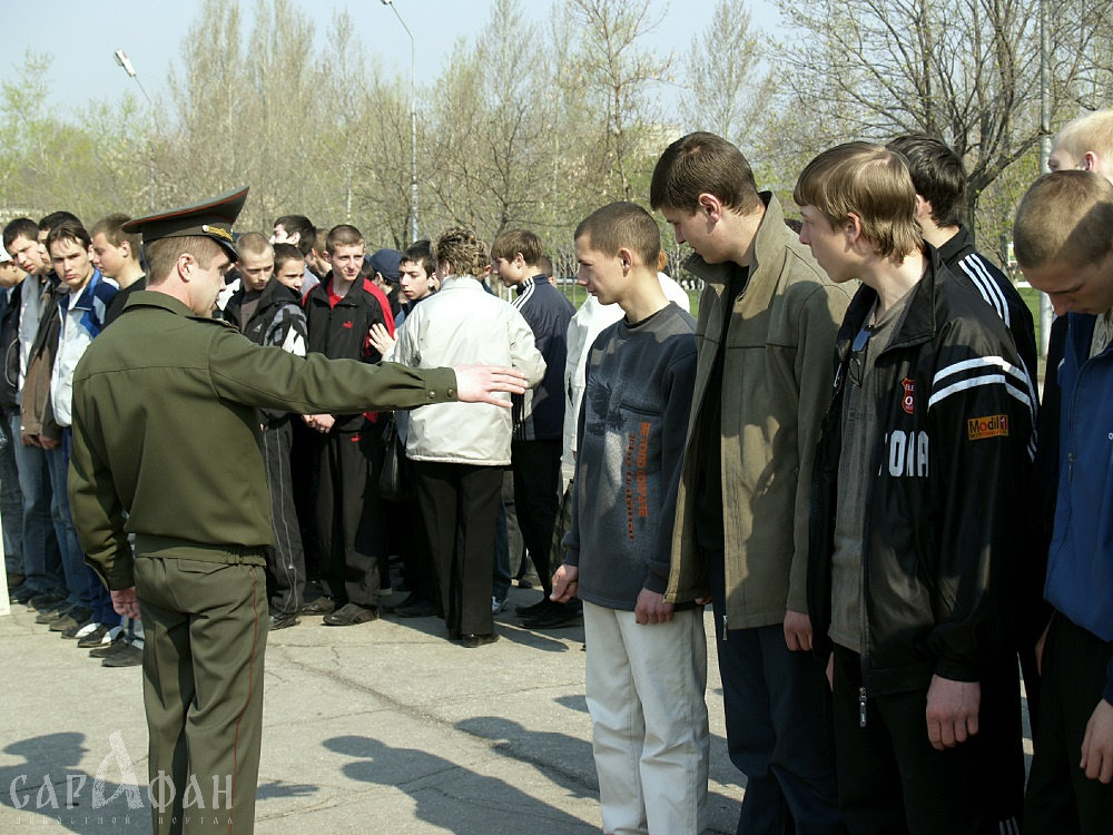 На Кубани начальник воинской части получил 120 тысяч за «решение» вопроса с призывом, но так и не помог 