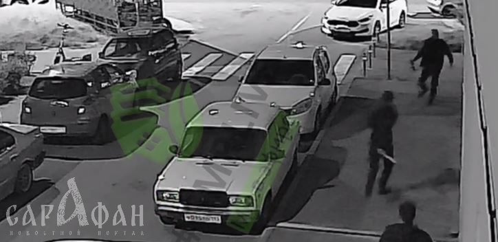 Мужчины с ножом едва не устроили кровавую ночь перед окнами краснодарской многоэтажки