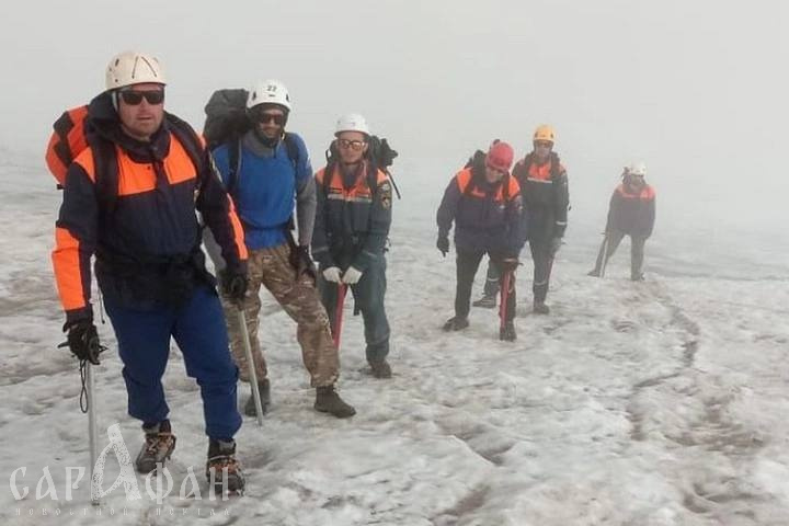 Спасатели из разных регионов России совершили восхождение на Фишт