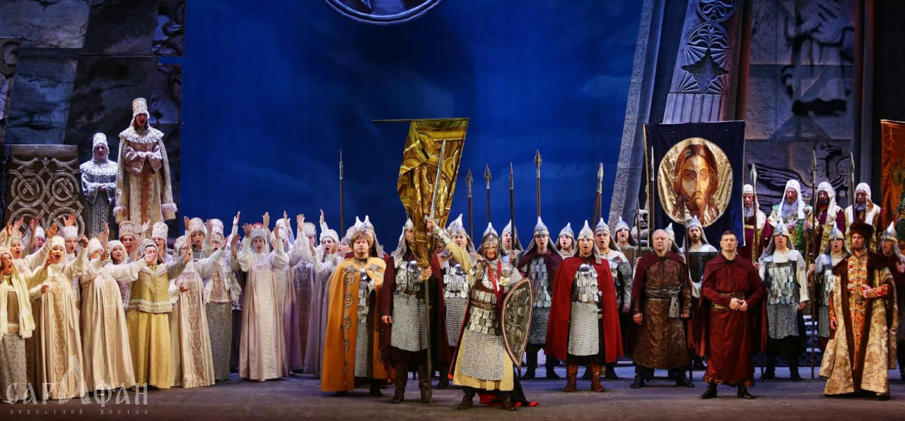 Донбасс-опера показала в Севастополе премьеру спектакля "Князь Игорь"