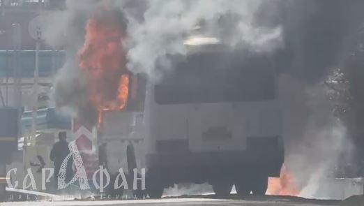 Полыхающий автобус, переполненный пассажирами, и отваливающиеся двери на ходу: на Кубани зафиксировано «восстание машин» 