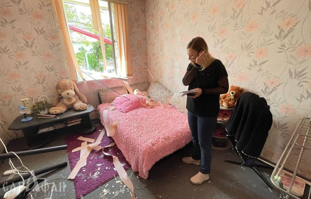 «Я стояла на коленях среди развалин»: в руины превратилась квартира жительницы Новороссийска после налета украинских дронов