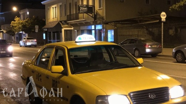 Ударил жену и зарезал мужа: нетерпеливый таксист оставил маленьких детей без отца из-за 150 рублей 