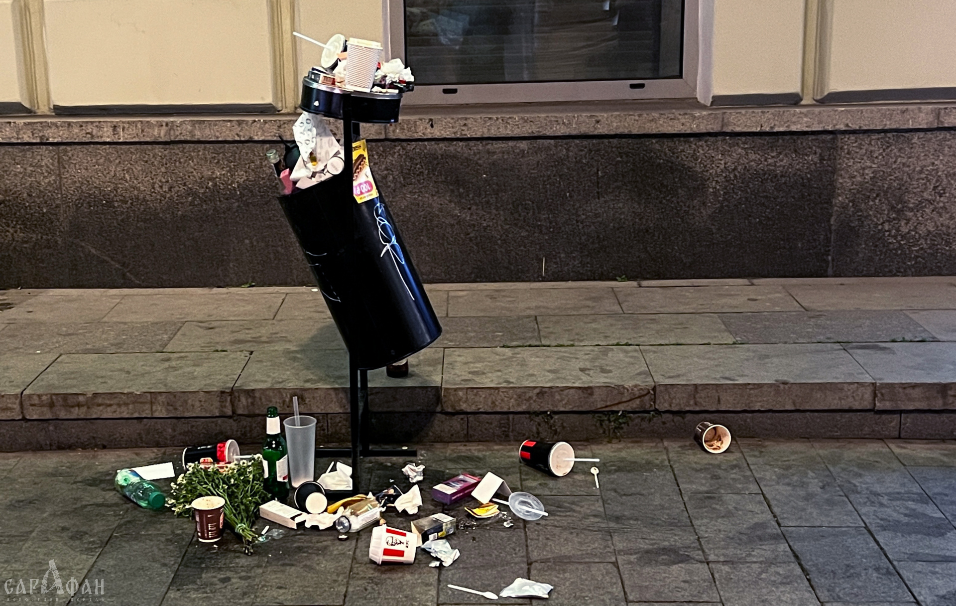 «Пойди и уберись за мной»: в Краснодаре хмельной сосед зарядил девушке по лицу, искренне веря, что у него есть карт-бланш на разведение «свинарника» во дворе