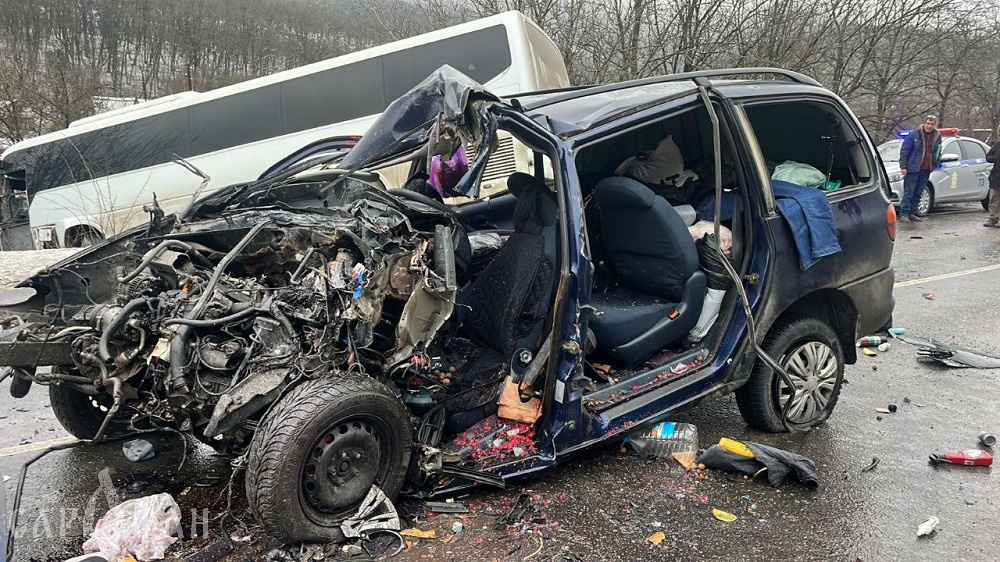 В страшной аварии с рейсовым автобусом на Кубани много пострадавших
