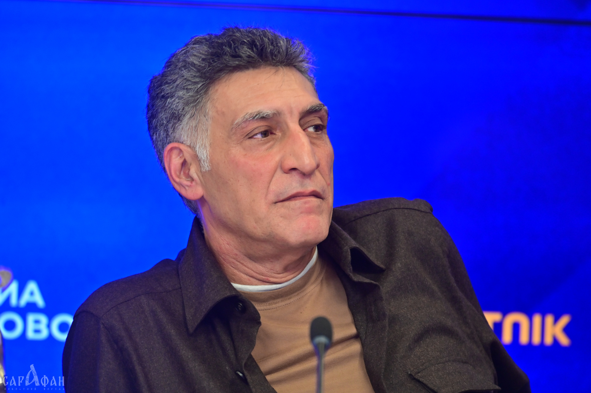 «Врачи говорили, что он нас не слышит, но я был уверен, что это не так»: друг Кеосаяна рассказал, о чем беседовал с режиссером, пока тот был в коме