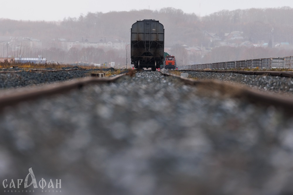 Грузовой поезд наехал на жителя Кубани