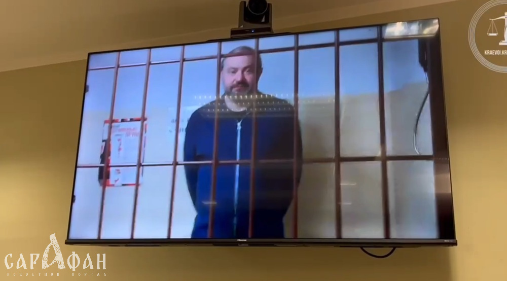 Исхудавший экс-глава кубанского Минздрава Евгений Филиппов просил суд о снисхождении за тысячи спасенных рожениц, но сел на 4 года