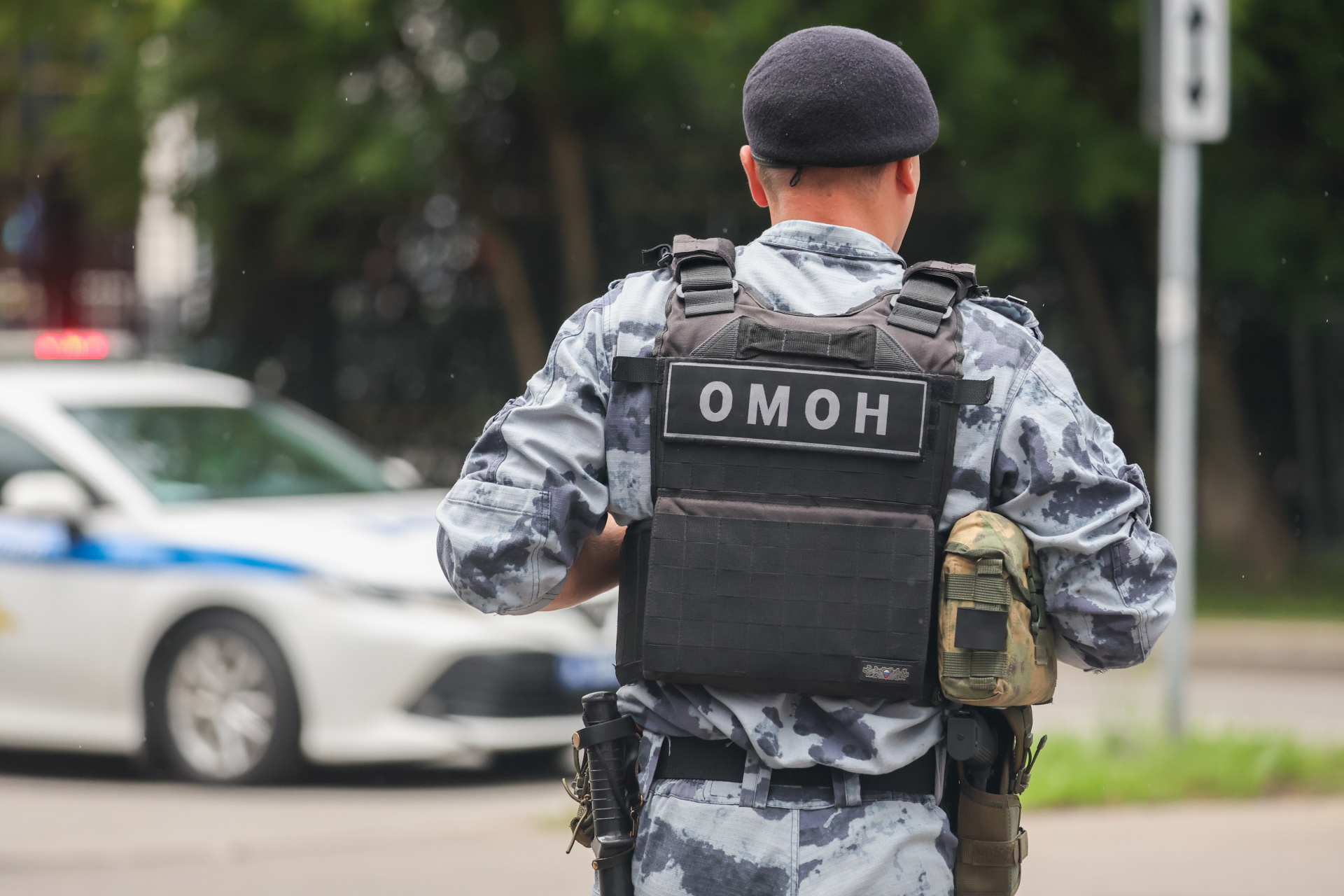 «Увезли. Еле живая, говорят»: одержимый прихожанин с голосами в голове проломил череп девушке из машины с красным крестом и сгинул в агонии на пороге храма