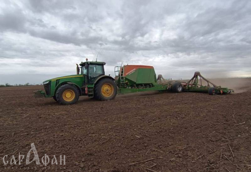 Аграрии Калмыкии приступили к осенним полевым работам 