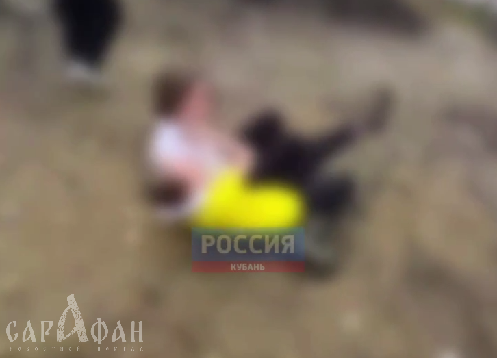 Повалила на землю, била по лицу: в Краснодаре дракой двух 6-классниц займутся полиция и прокуратура 