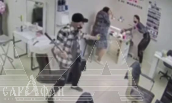 Дикий крик и увечья: участник СВО преследует бывшую молодую супругу, не отвечающую взаимностью 