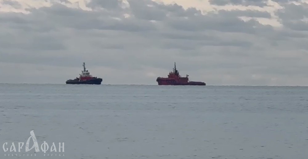 Корабли Морспасслужбы очищают акваторию вдоль пляжей Анапы