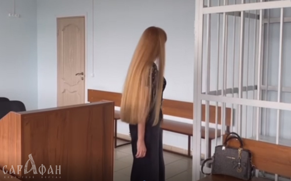 Вымогала деньги, а теперь прячет лицо: завкафедрой вуза из Тихорецка едва не сгорела от стыда в зале суда