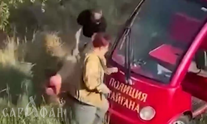 Убили управляющую, а теперь перегрызли горло директору: людоеды растерзали своего спасителя