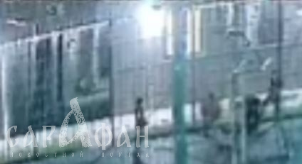 Рыдал в ногах у «сопливого» злодея: внезапно выросший из-под земли хулиган со всей дури швырнул ребенка на спортплощадке в Краснодаре 