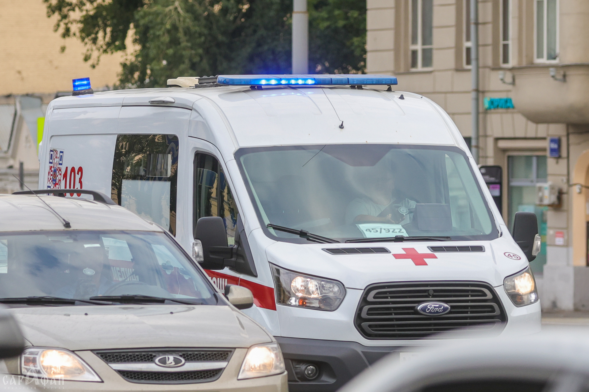 Сотрудников кубанского завода увезли на «скорой» с отравлением сероводородом 