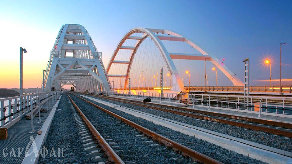По Крымскому мосту прошла первая сотня пассажирских поездов